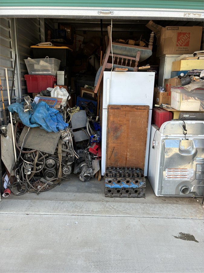 10 x 18 storage unit in Jurupa Valley, CA