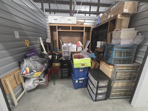 10 x 10 storage unit in Wheaton, IL