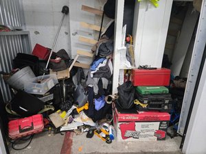 8 x 5 storage unit in Los Angeles, CA