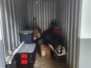 5 x 10 storage unit in Acworth, GA