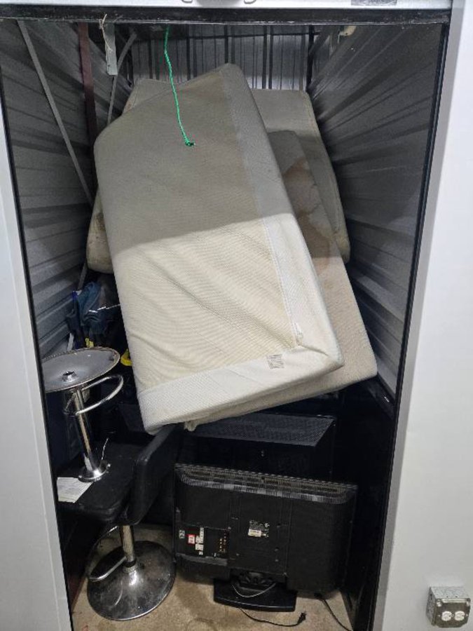 5 x 10 storage unit in North Aurora, IL