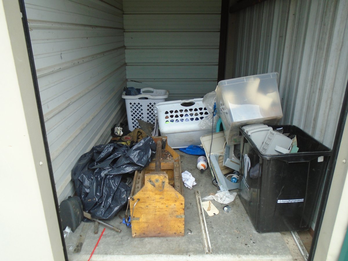 5 x 10 storage unit in Pleasant Valley, MO