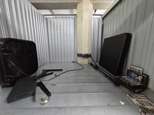 5 x 5 storage unit in Los Angeles, CA