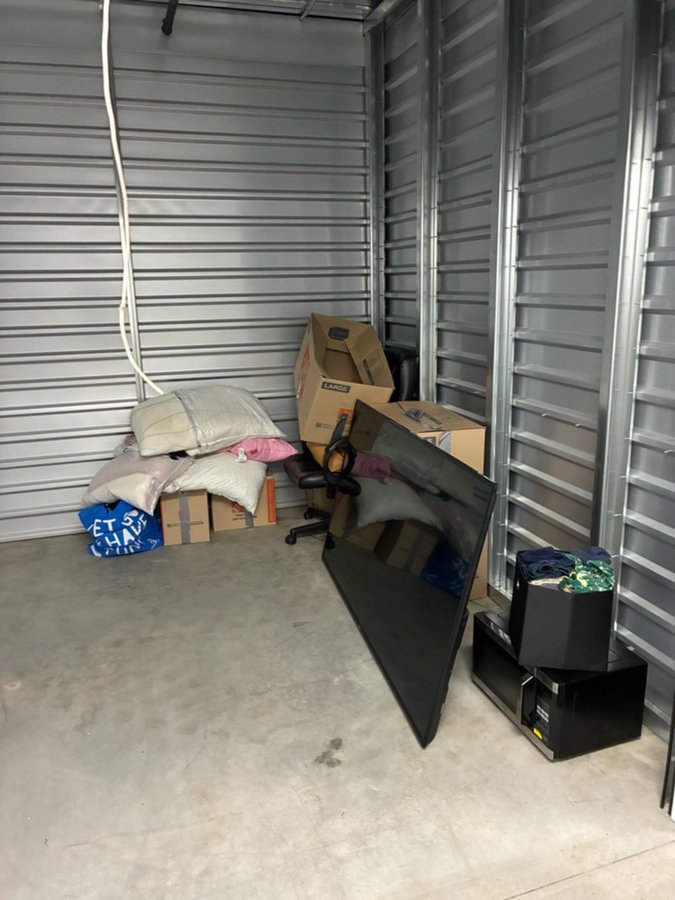 10 x 10 storage unit in Corona, CA