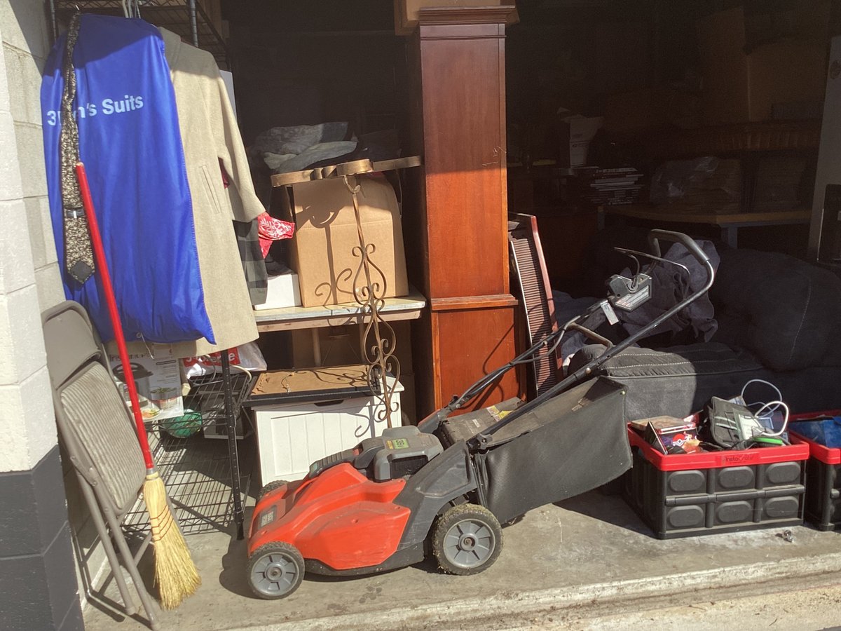 12 x 18 storage unit in Los Angeles, CA
