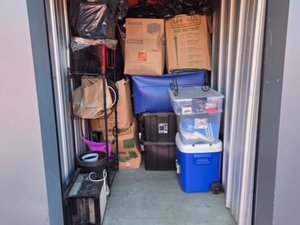 5 x 10 storage unit in Bloomfield, CT