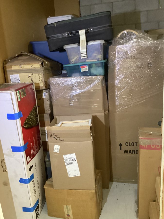 7 x 10 storage unit in Los Angeles, CA