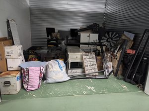 10 x 10 storage unit in Lakeland, FL