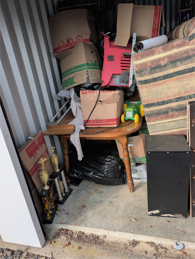 10 x 10 storage unit in Corry, PA