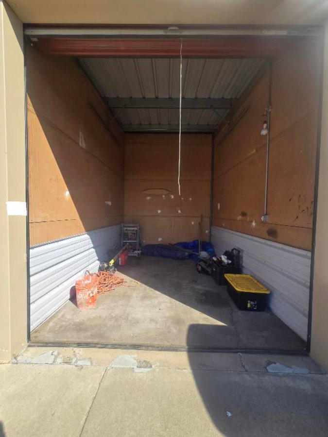 10 x 15 storage unit in Lodi, CA