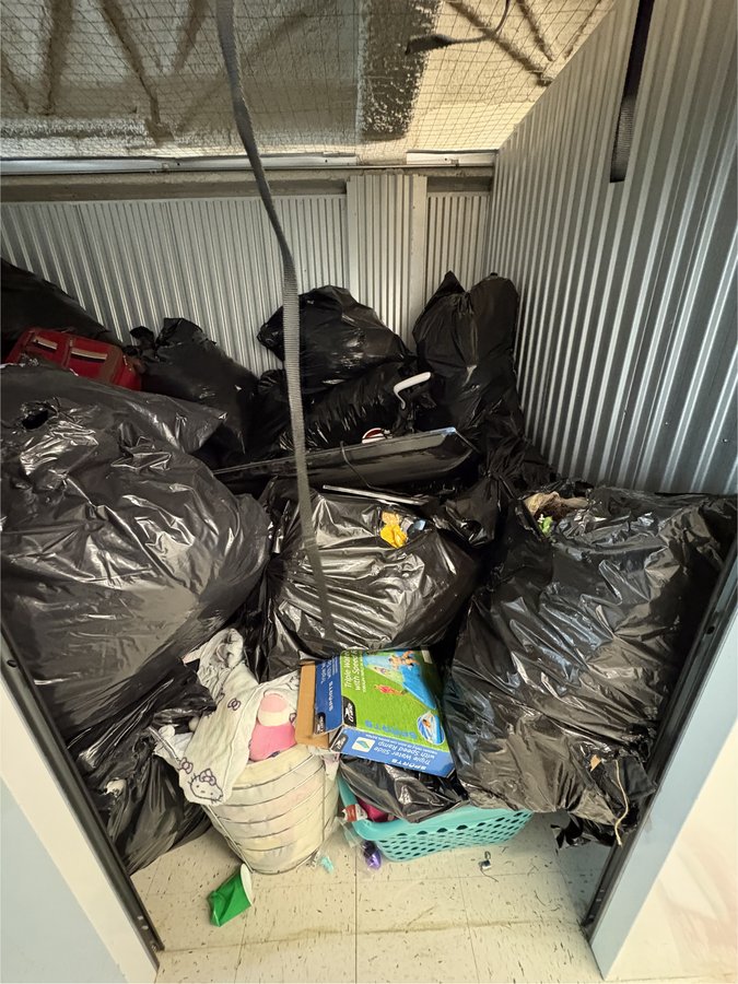 10 x 10 storage unit in Chicago, IL