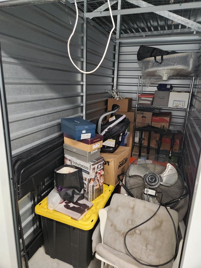 5 x 10 storage unit in North Babylon, NY