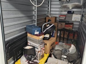 5 x 10 storage unit in North Babylon, NY