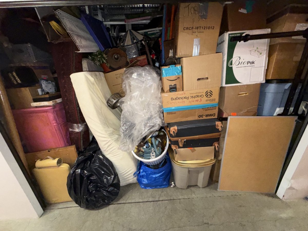 10 x 15 storage unit in Westlake Village, CA