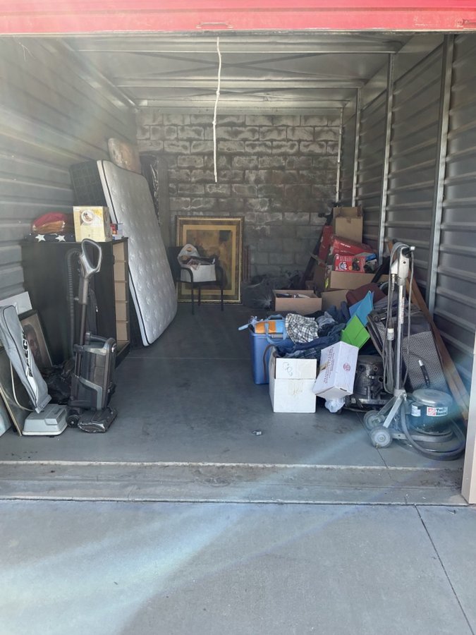 20 x 20 storage unit in Palmdale, CA