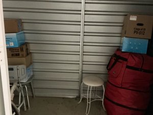 10 x 5 storage unit in Palmdale, CA