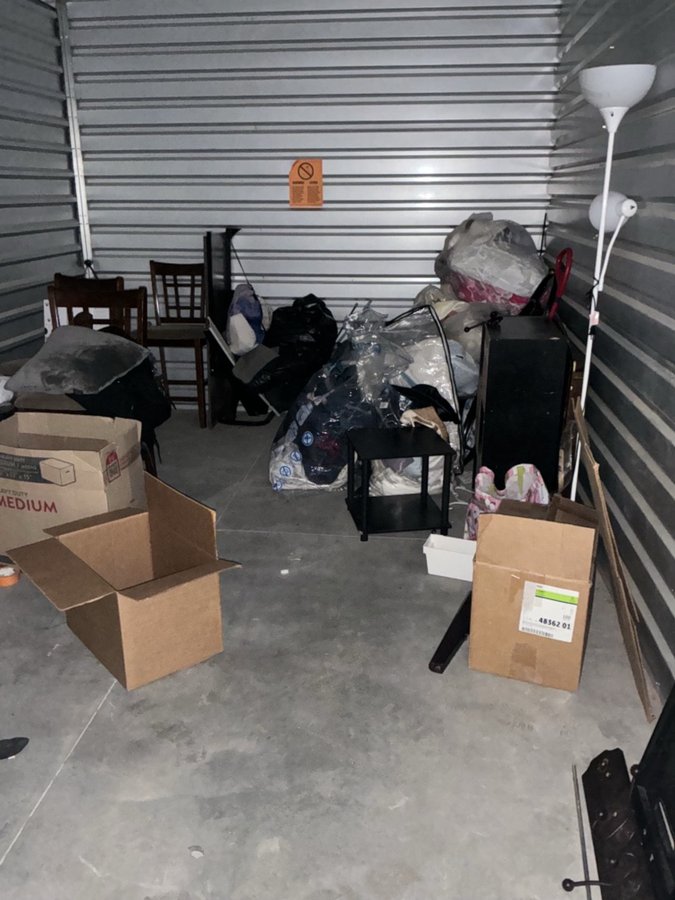 10 x 15 storage unit in Palmdale, CA