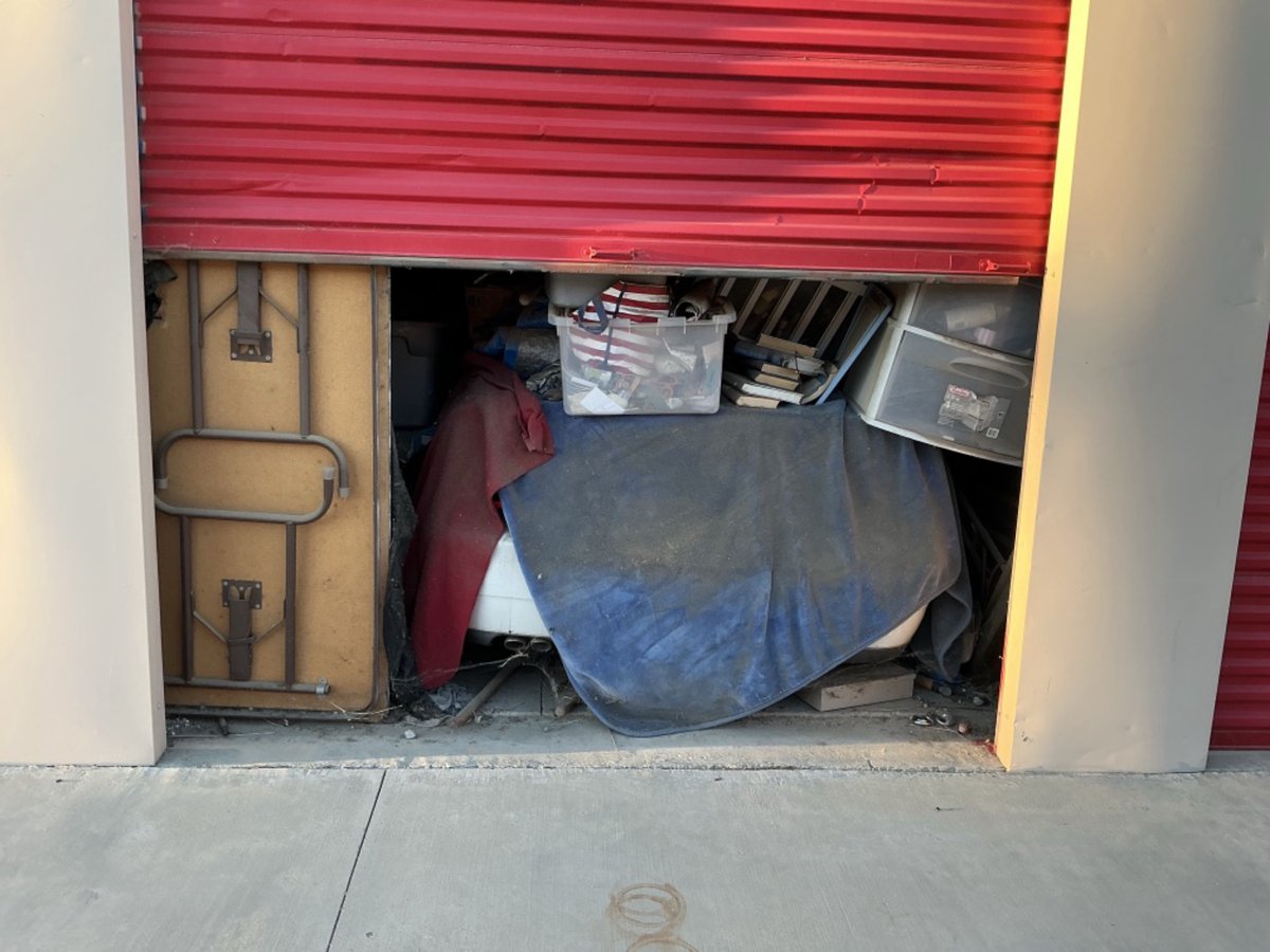 10 x 20 storage unit in Palmdale, CA