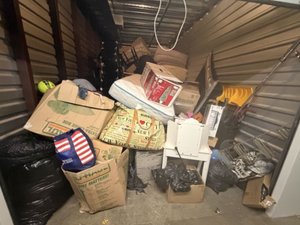 10 x 20 storage unit in Hyattsville, MD
