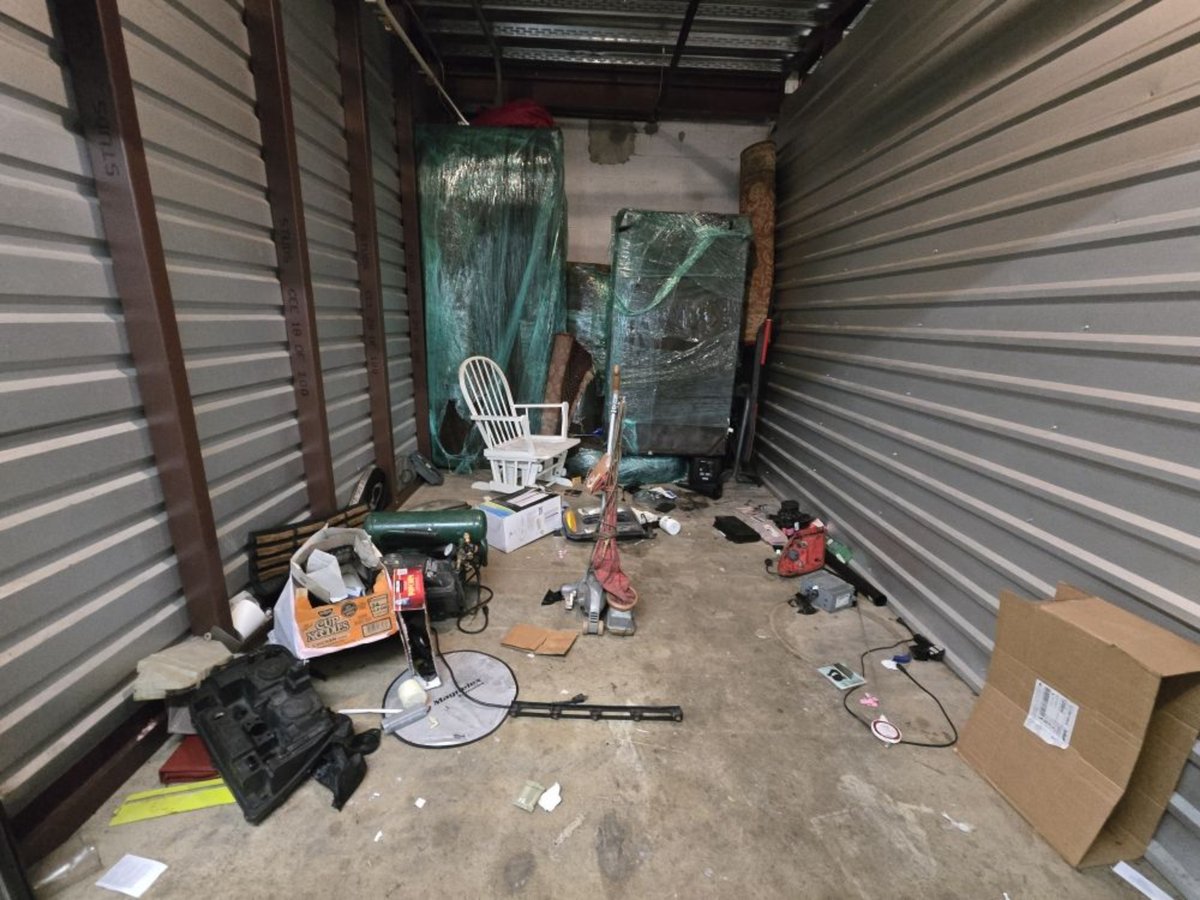 10 x 13 storage unit in Hyattsville, MD