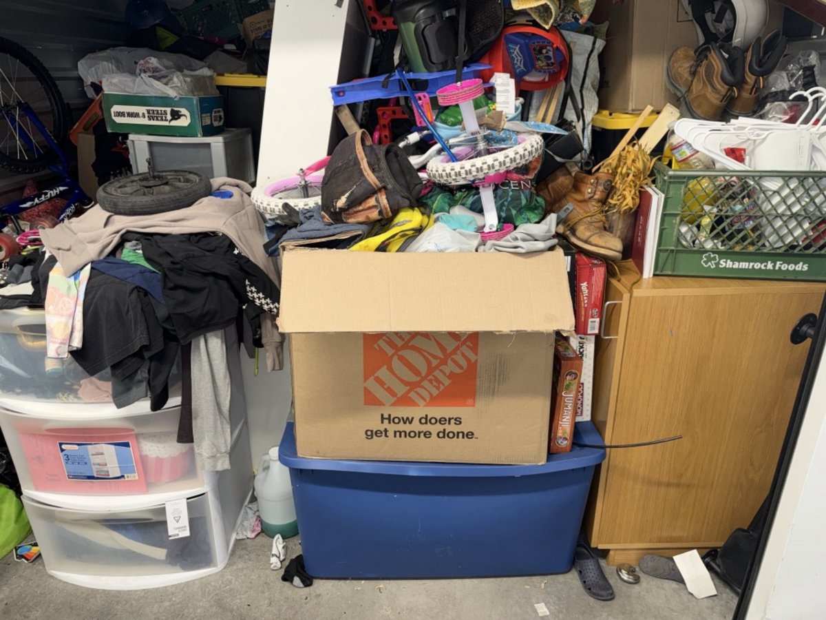10 x 15 storage unit in Phoenix, AZ