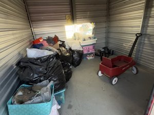 10 x 10 storage unit in Rosamond, CA