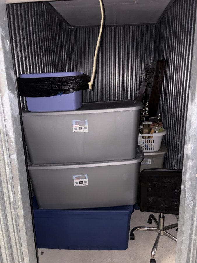 5 x 10 storage unit in East Brunswick, NJ