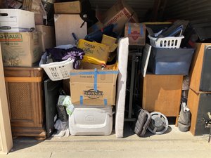 10 x 10 storage unit in Rosamond, CA