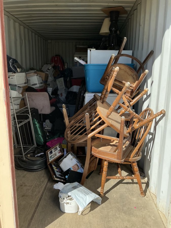 8 x 20 storage unit in Rosamond, CA