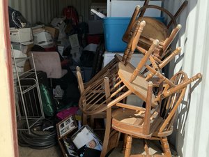 8 x 20 storage unit in Rosamond, CA