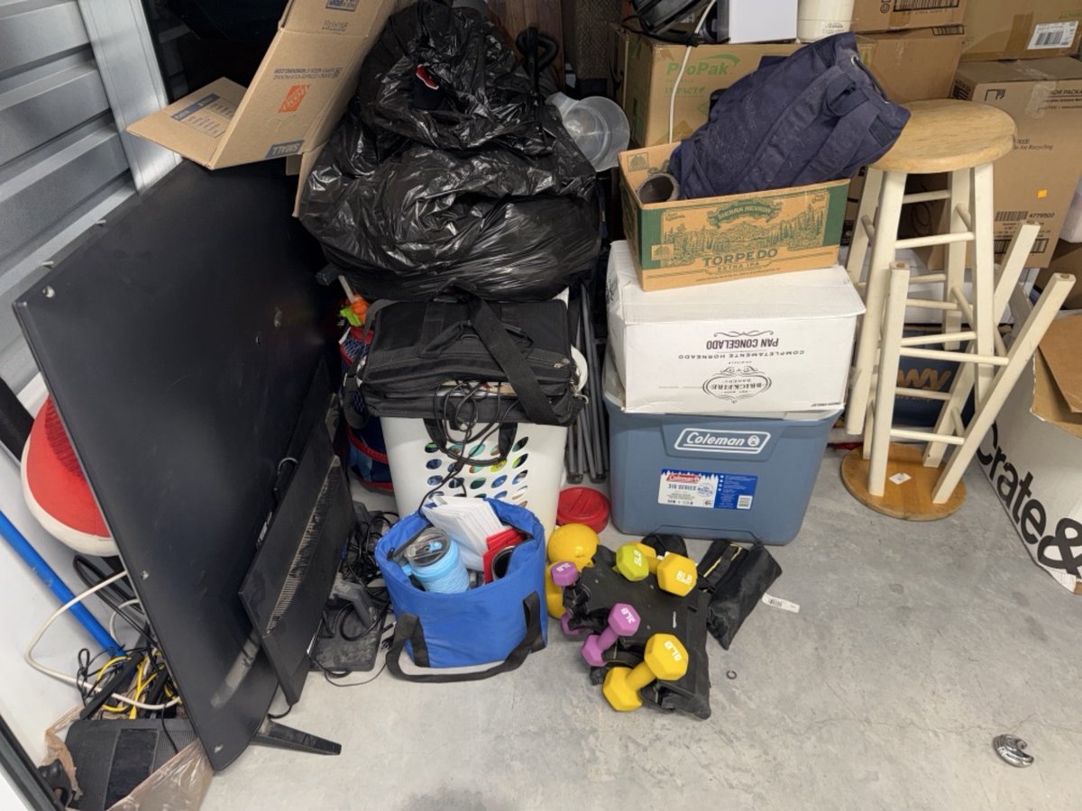 10 x 10 storage unit in Phoenix, AZ