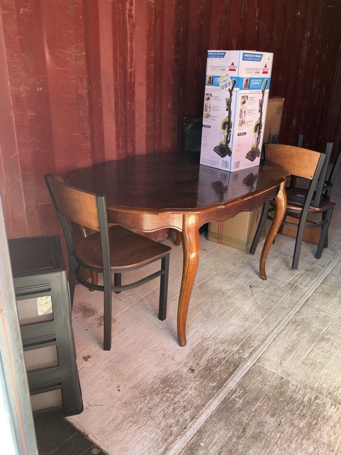 8 x 20 storage unit in Rosamond, CA