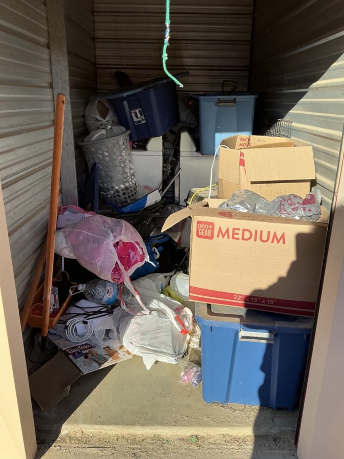 5 x 10 storage unit in Rosamond, CA
