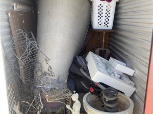 5 x 10 storage unit in Bakersfield, CA
