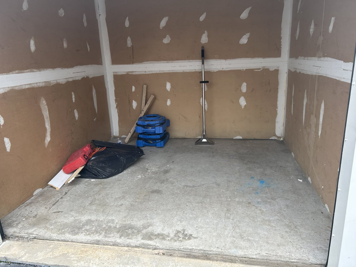 10 x 10 storage unit in Middle River, MD