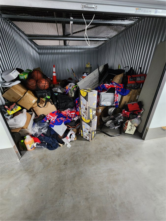 10 x 15 storage unit in Bohemia, NY