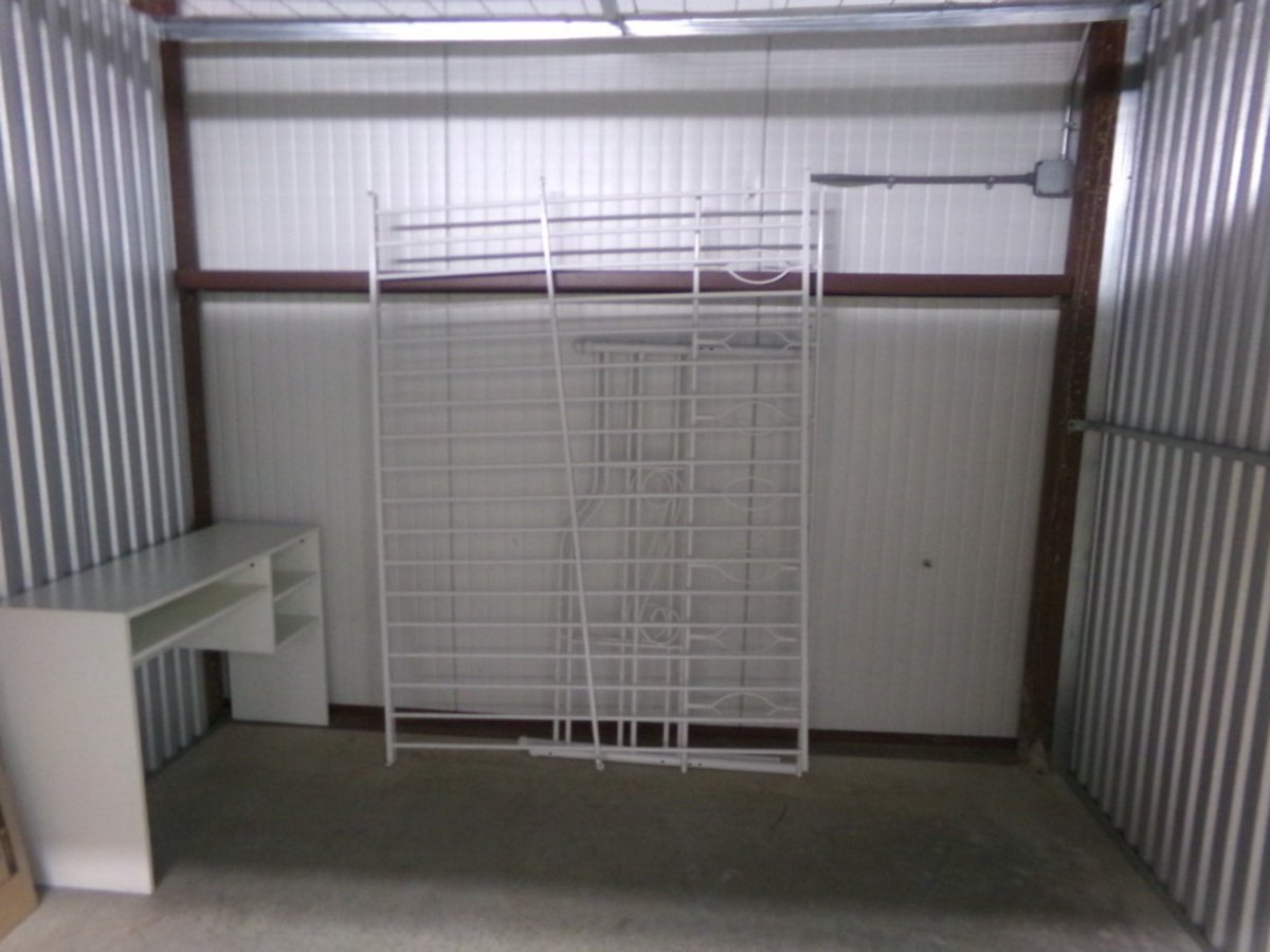 10 x 10 storage unit in Jacksonville, FL