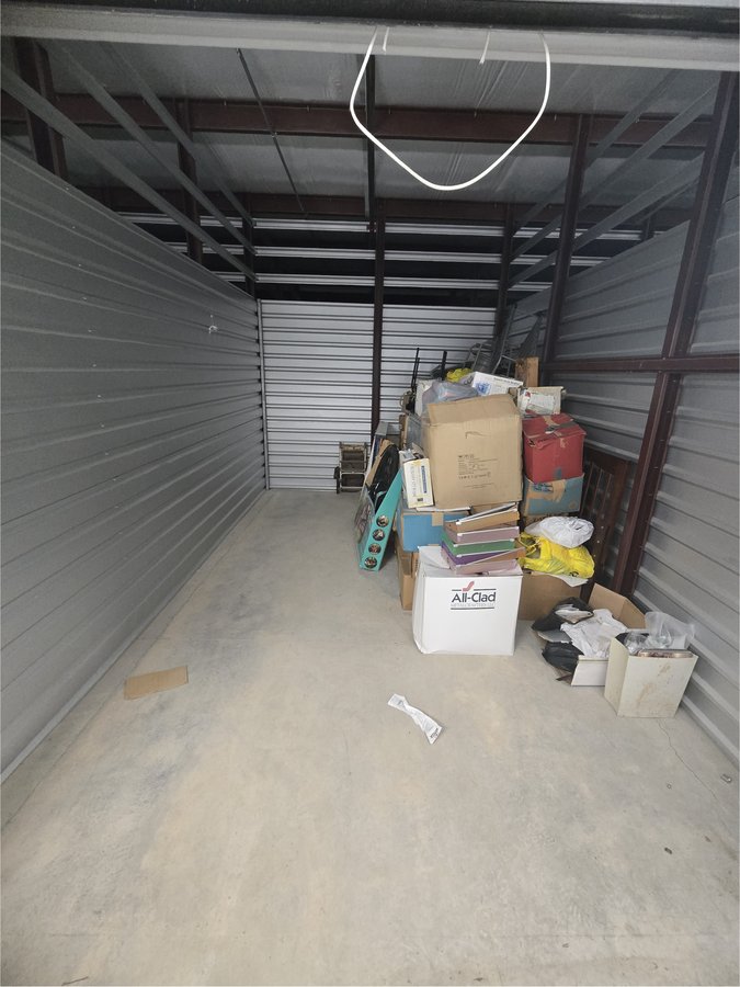 10 x 15 storage unit in Middletown, NY