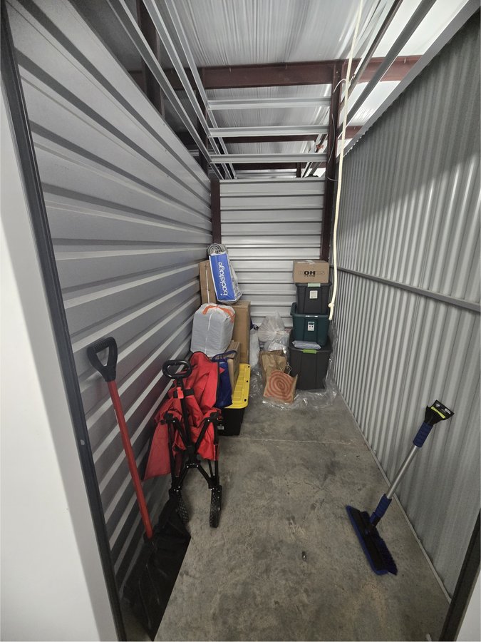 5 x 10 storage unit in Middletown, NY