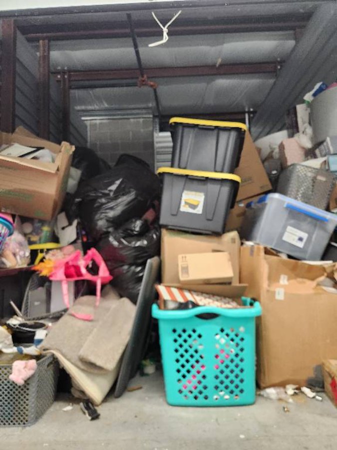 10 x 15 storage unit in Indianapolis, IN