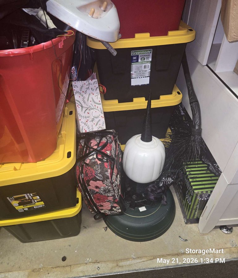 10 x 10 storage unit in Franklin Park, IL