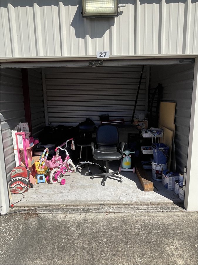 10 x 10 storage unit in Pinehurst, TX