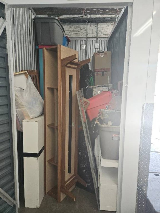 5 x 8 storage unit in District Heights, MD