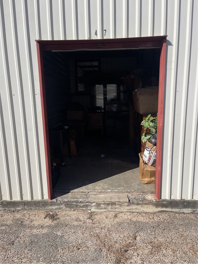 9 x 16 storage unit in Pinehurst, TX