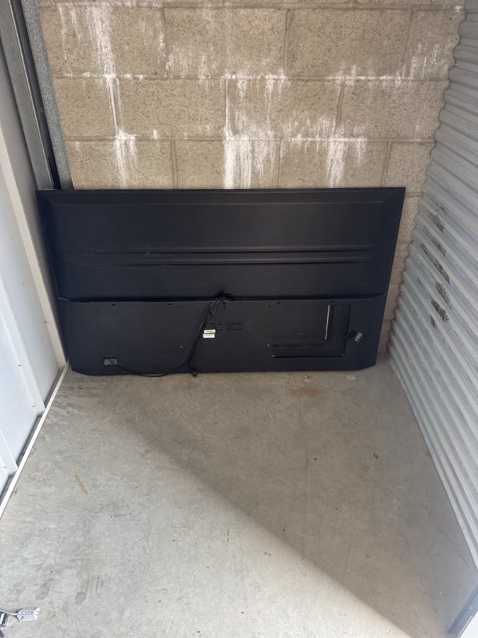 5 x 5 storage unit in Sylmar, CA