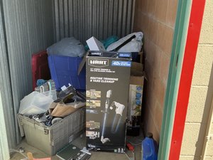 5 x 8 storage unit in Bakersfield, CA