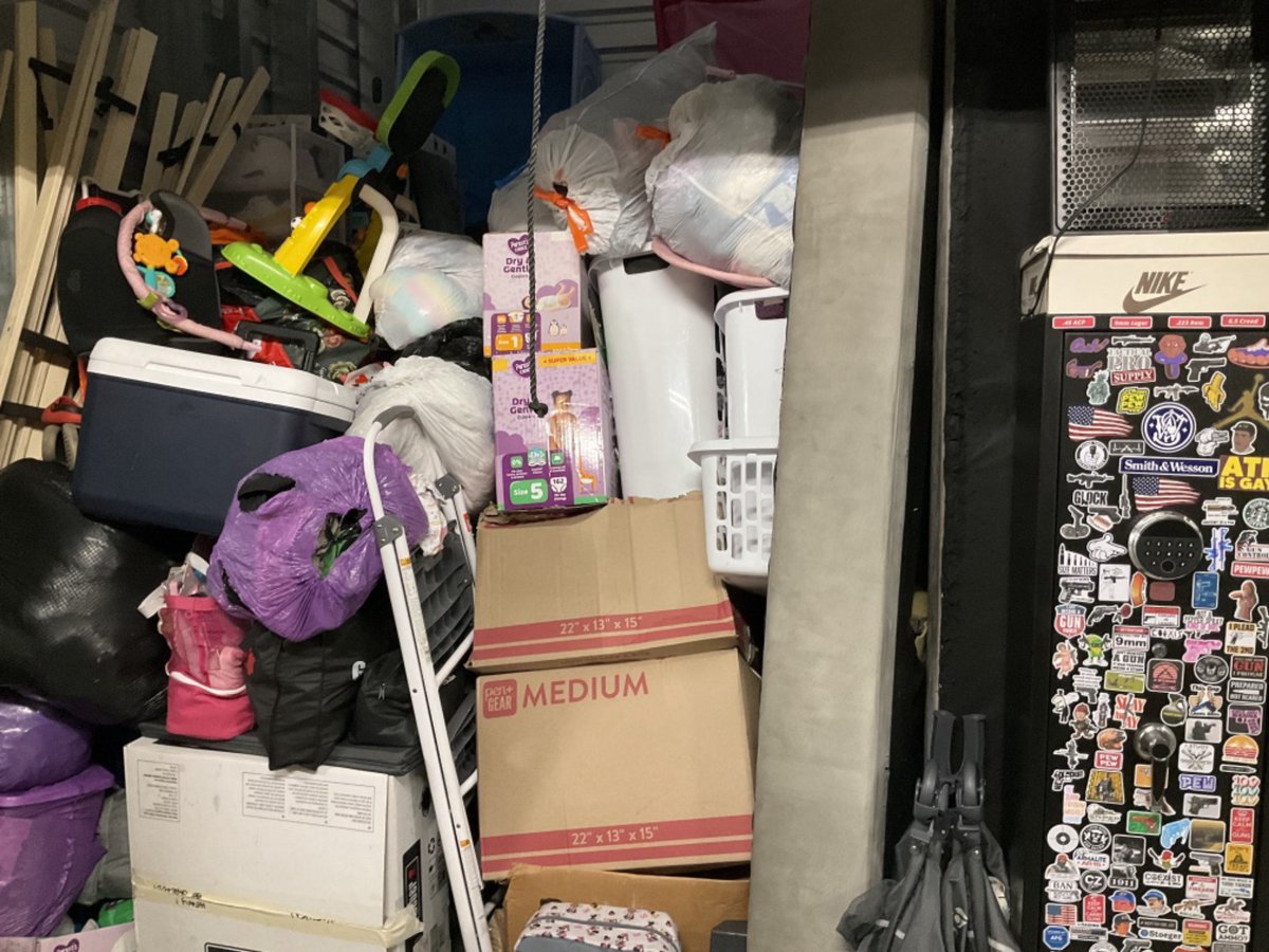 10 x 10 storage unit in Sylmar, CA