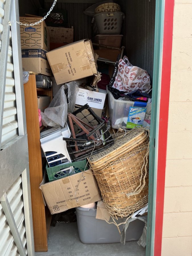 5 x 8 storage unit in Bakersfield, CA