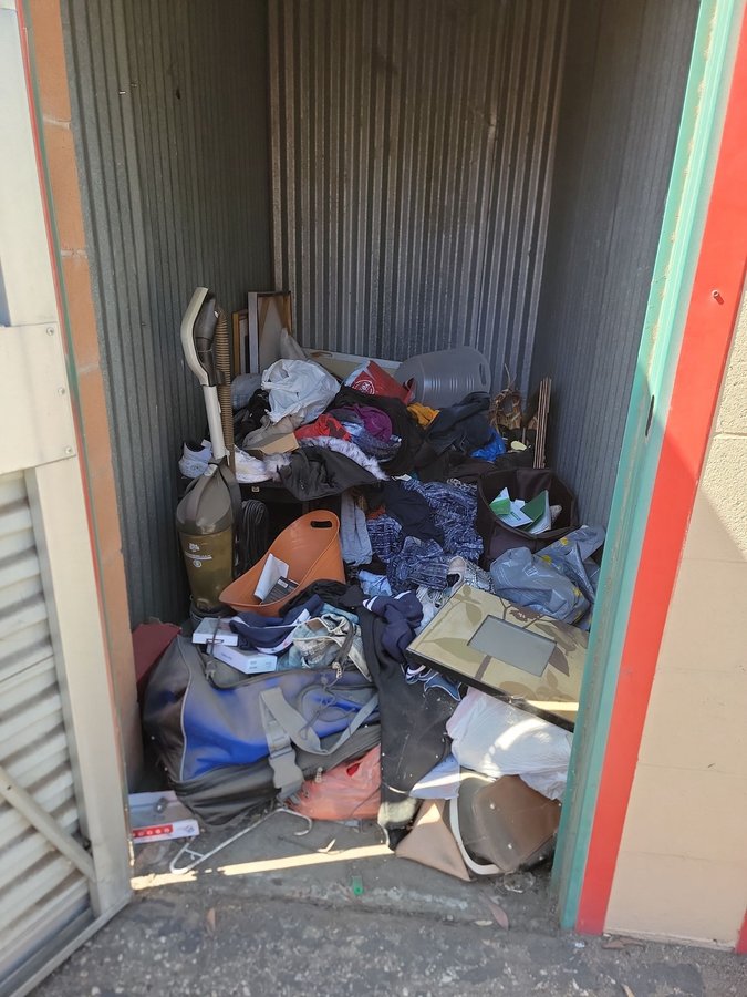 5 x 8 storage unit in Bakersfield, CA