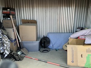 10 x 5 storage unit in Palmdale, CA